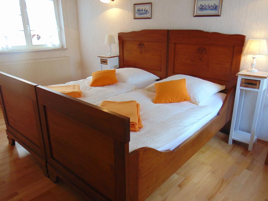 Ferienwohnung Bergblick /Moseltal บัวร์เกน ภายนอก รูปภาพ