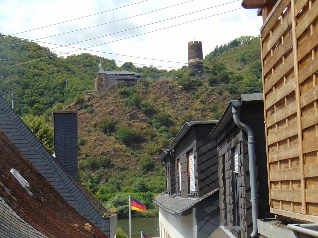 Ferienwohnung Bergblick /Moseltal บัวร์เกน ภายนอก รูปภาพ